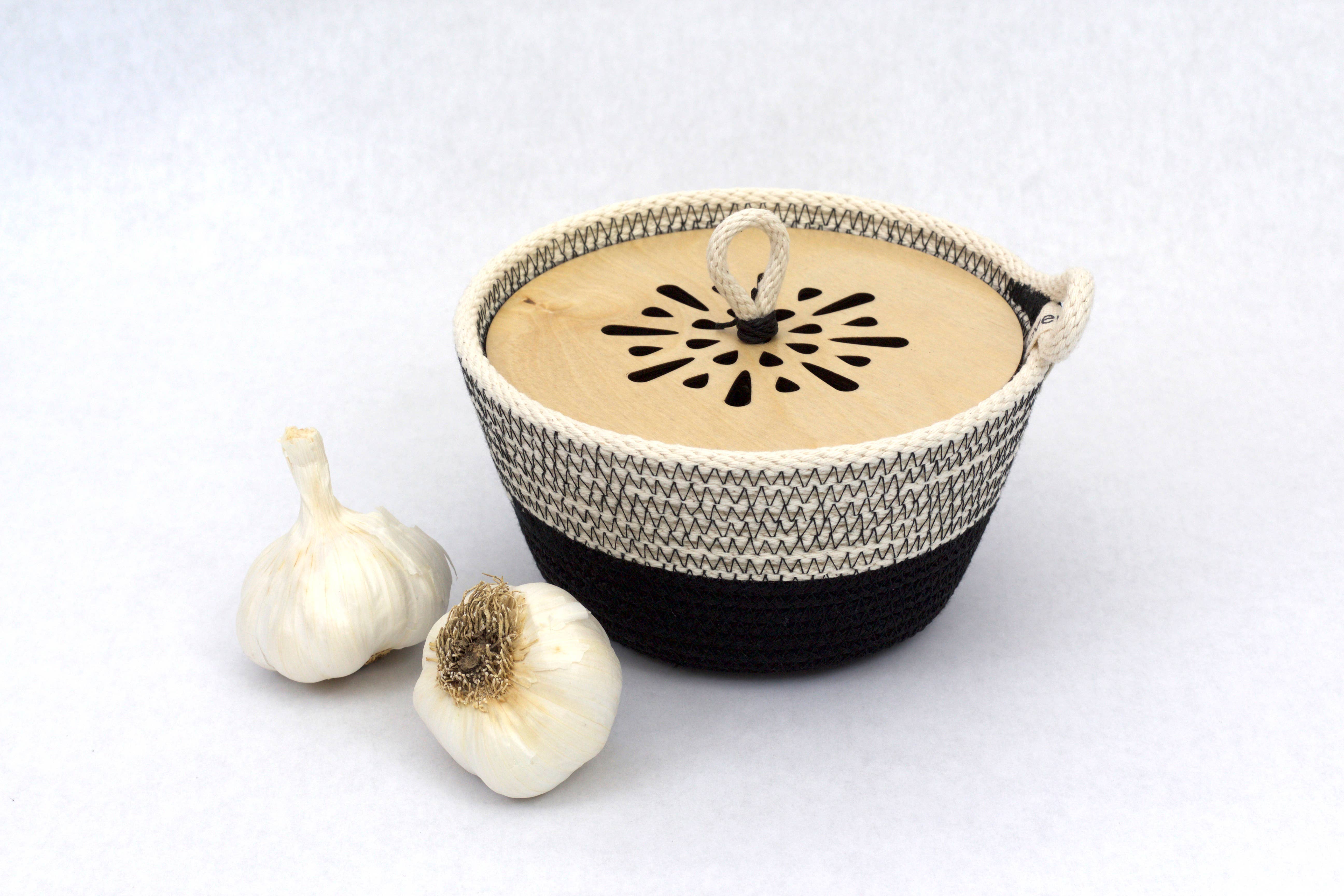Garlic Bowl With Wooden Lid