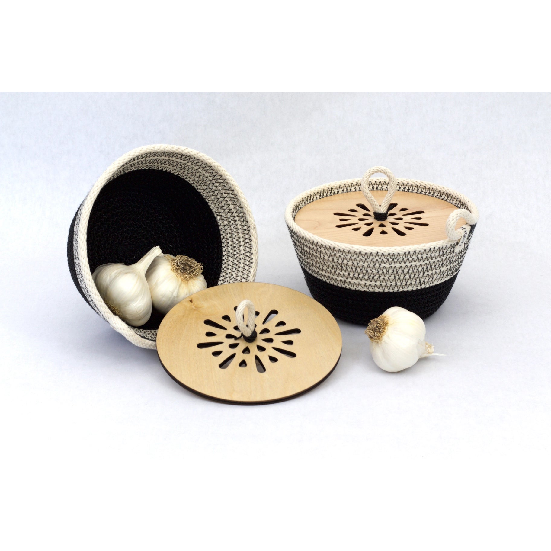 Garlic Bowl With Wooden Lid